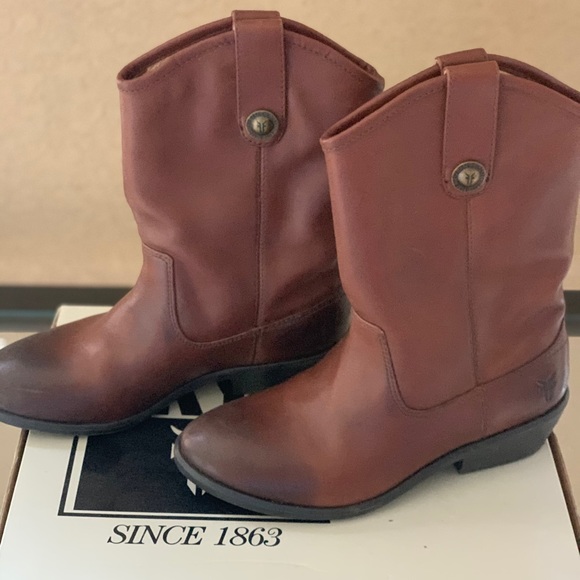 girls frye boots